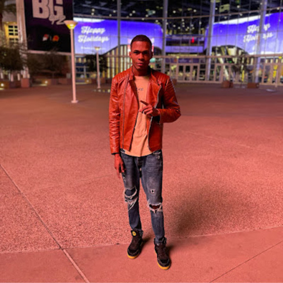 Meet your Posher, Kelvin yunior - Picture 1 of 1